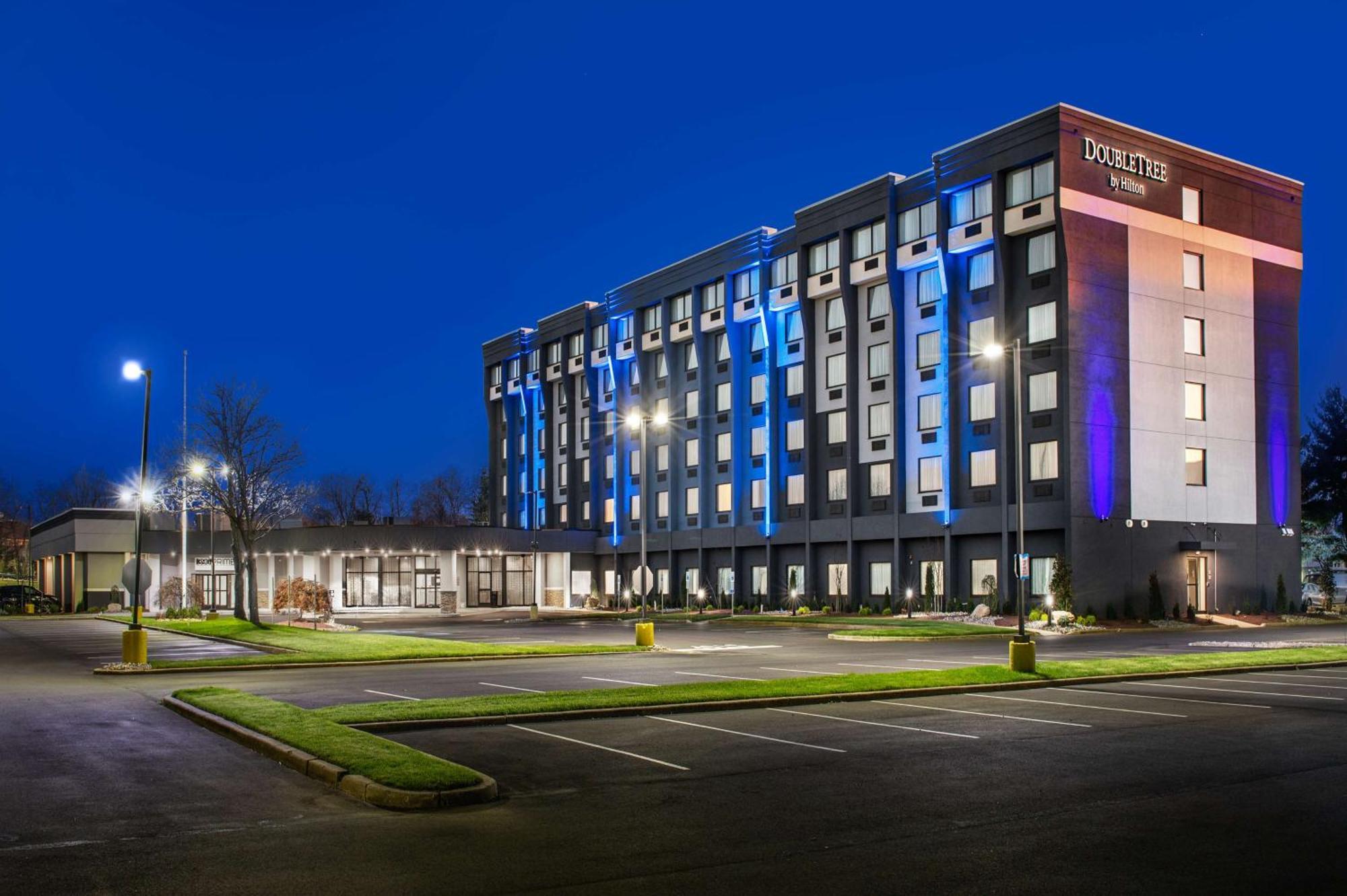 Hotel Doubletree By Hilton Monroe Township Cranbury à Rossmoor Extérieur photo