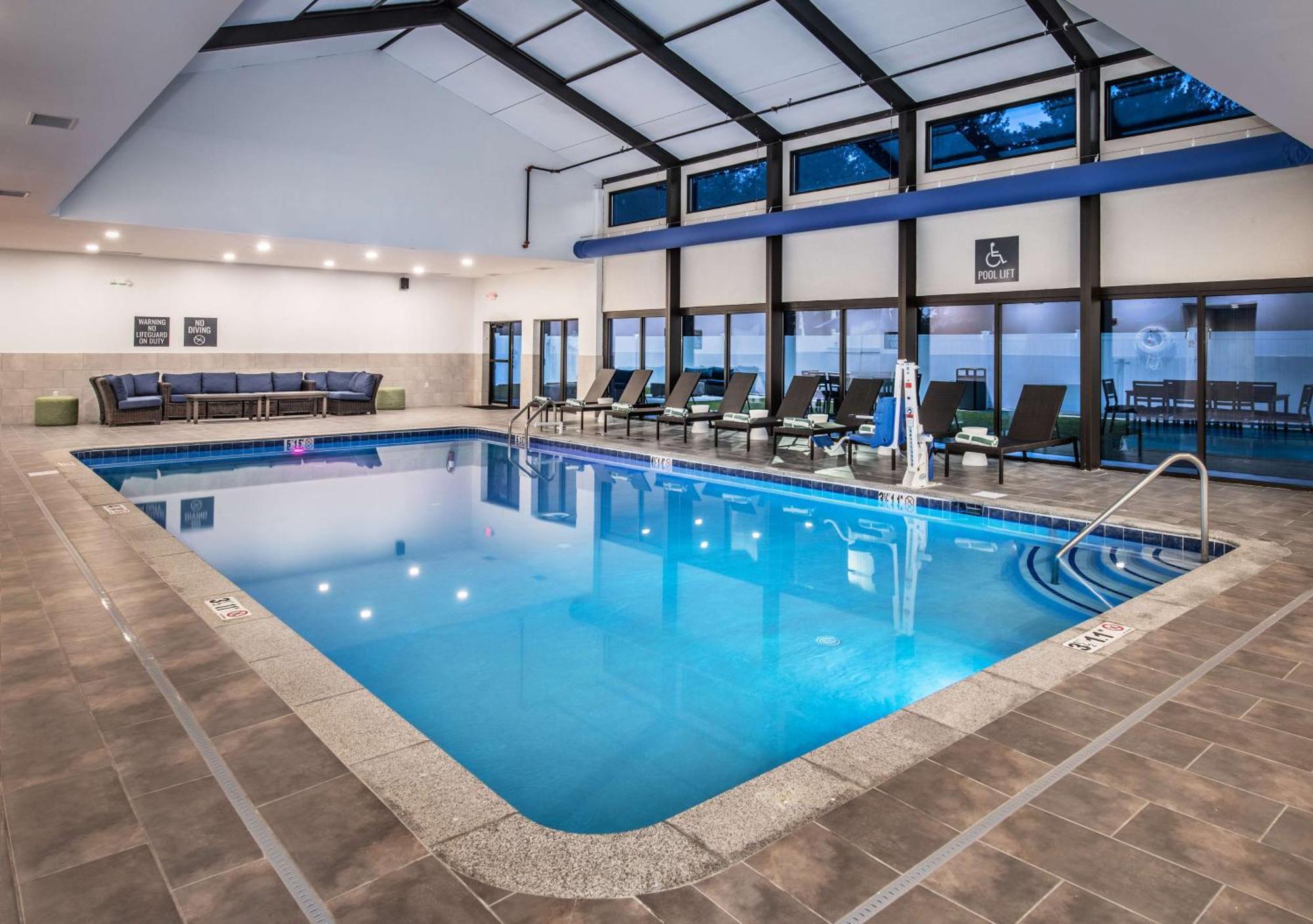 Hotel Doubletree By Hilton Monroe Township Cranbury à Rossmoor Extérieur photo